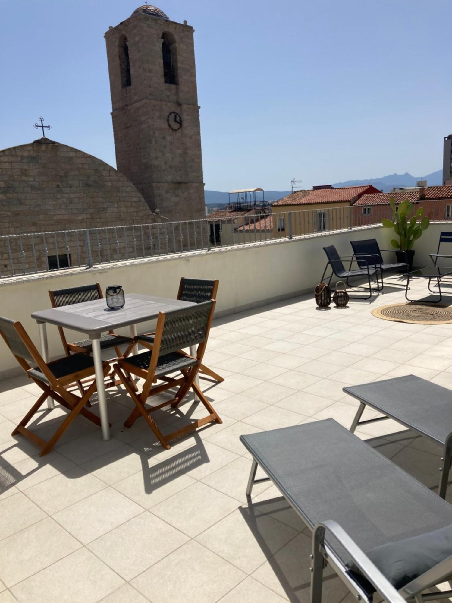 La Via Rooms And Terrace Olbia Exterior photo